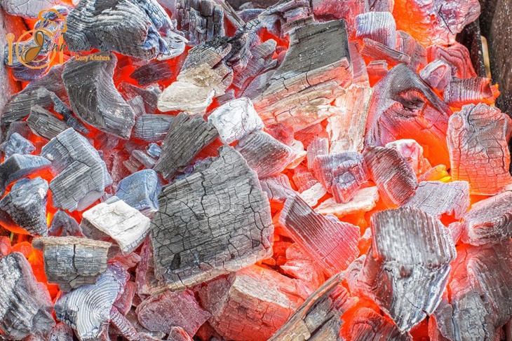 The Best Lump Charcoal For Your Barbecuing and Grilling Needs!